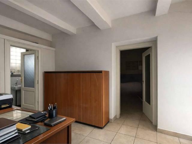 Locale Commerciale in vendita a Corte Dovichetti, Bagni Di Lucca Ponte