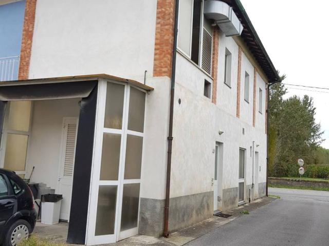 Locale Commerciale in vendita a San Concordio, Bagni Di Lucca Ponte