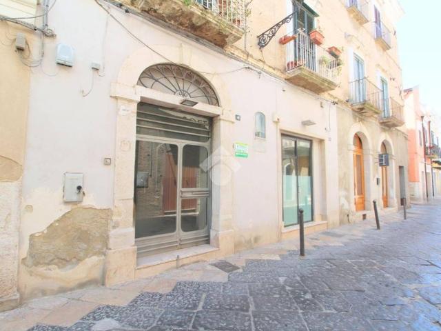 Locale Commerciale in vendita a Lucera, Foggia