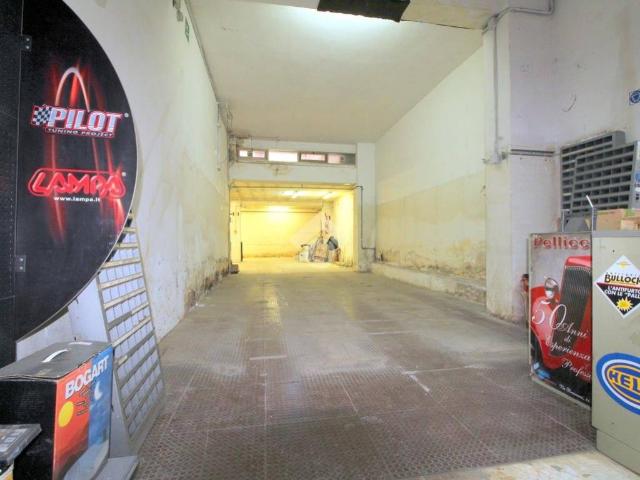 Locale Commerciale in vendita a Puglia, Foggia