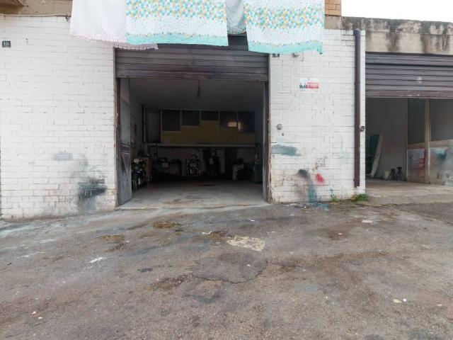 Locale Commerciale in vendita a Puglia, Foggia