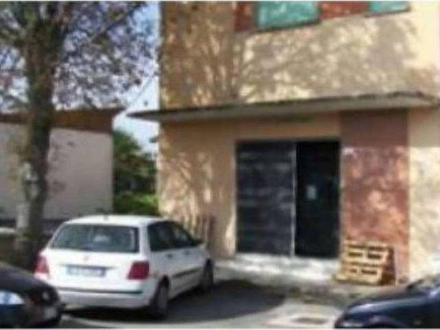Locale Commerciale in vendita a Unione dei comuni della Bassa Romagna, Lugo