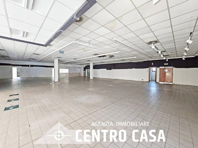 Locale Commerciale in vendita a Unione dei comuni della Bassa Romagna, Lugo