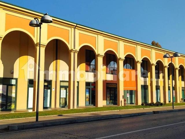 Locale Commerciale in vendita a Unione dei comuni della Bassa Romagna, Lugo