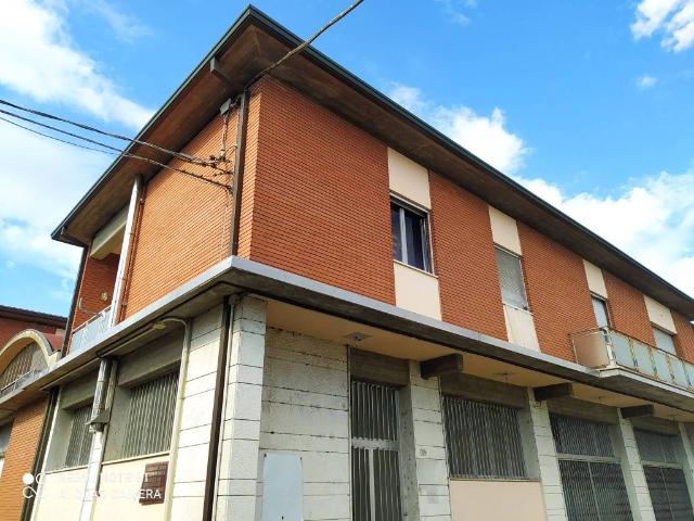 Locale Commerciale in vendita a Unione dei comuni della Bassa Romagna, Lugo