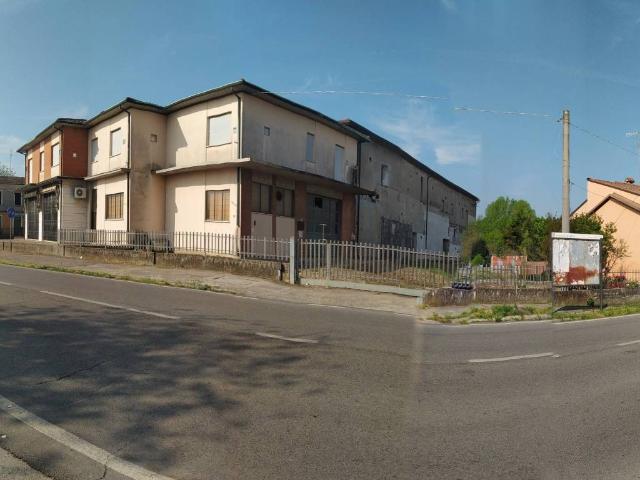 Locale Commerciale in vendita a Unione dei comuni della Bassa Romagna, Lugo