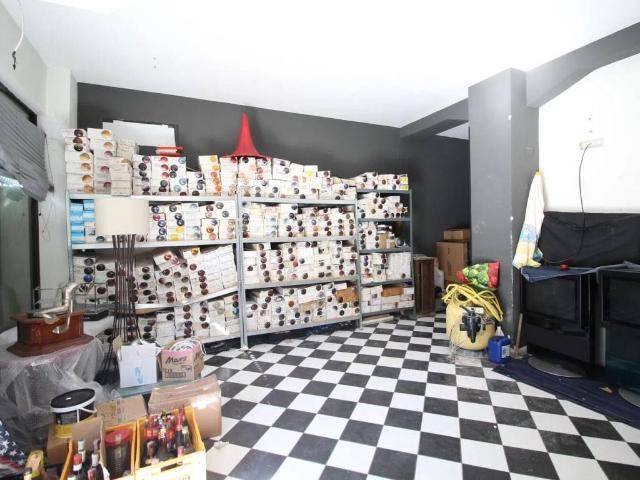 Locale Commerciale in vendita a Unione dei comuni della Bassa Romagna, Lugo