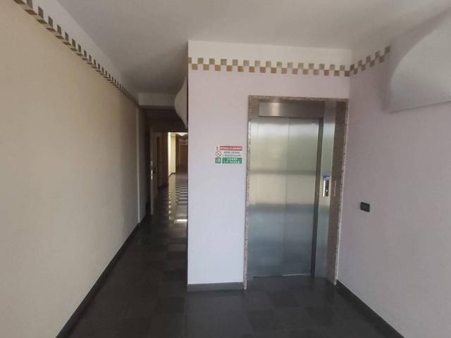 Locale Commerciale in vendita a Lugo, Ravenna