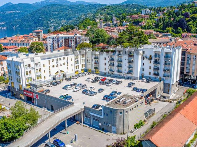 Locale Commerciale in vendita a Comunità Montana Valli del Verbano, Luino