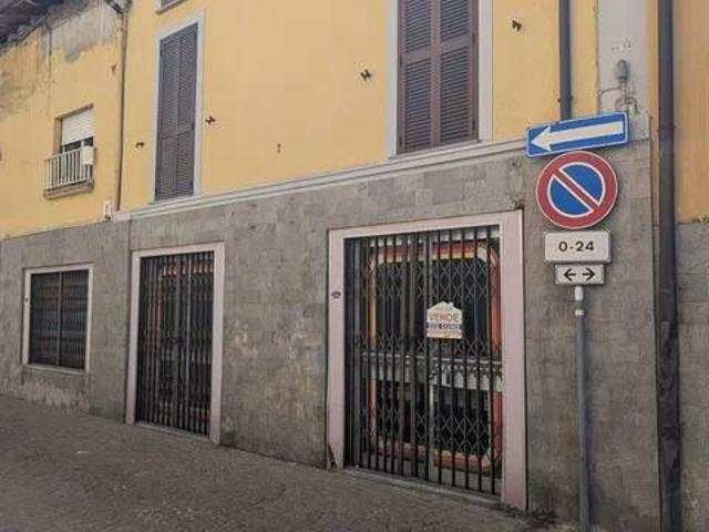 Locale Commerciale in vendita a Parco Luogo Ameno, Luino