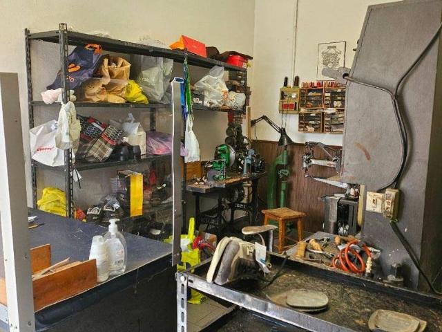 Locale Commerciale in vendita a Luisago, Como