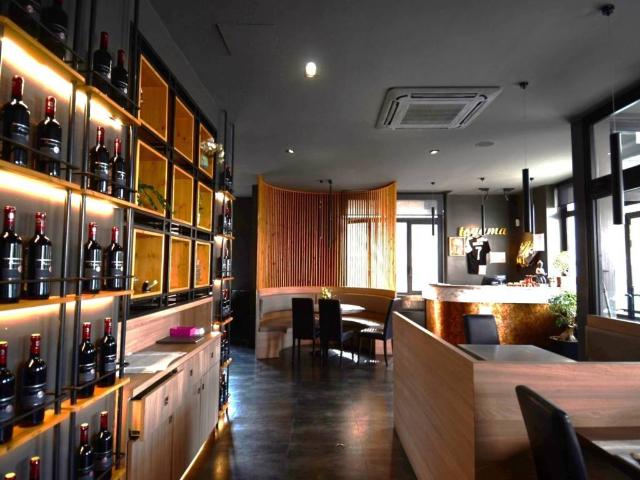 Locale Commerciale in vendita a Luisago, Como