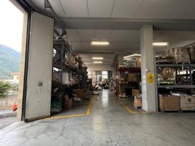 Locale Commerciale in vendita a Comunità montana della valle Trompia, Lumezzane