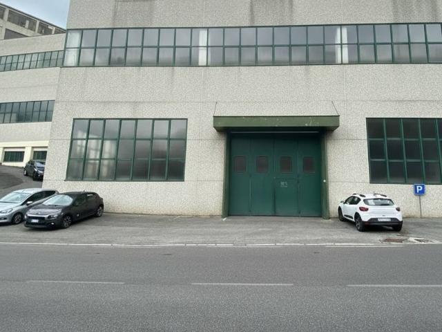 Locale Commerciale in vendita a Comunità montana della valle Trompia, Lumezzane
