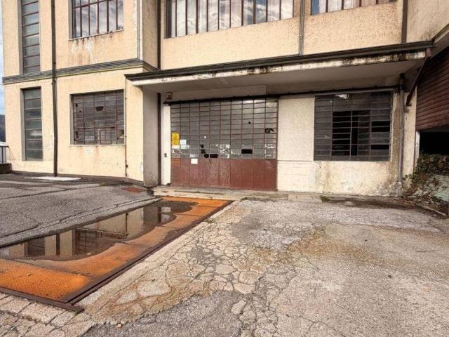 Locale Commerciale in vendita a Comunità montana della valle Trompia, Lumezzane