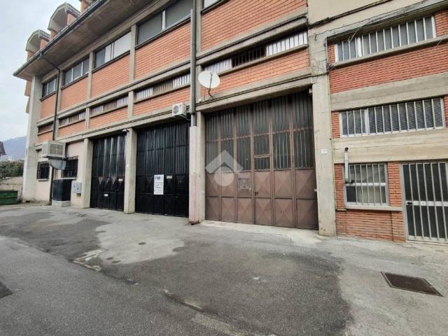 Locale Commerciale in vendita a Comunità montana della valle Trompia, Lumezzane