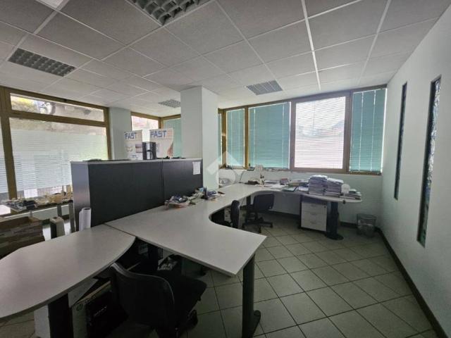Locale Commerciale in vendita a Comunità montana della valle Trompia, Lumezzane