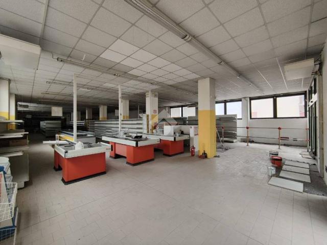 Locale Commerciale in vendita a Comunità montana della valle Trompia, Lumezzane