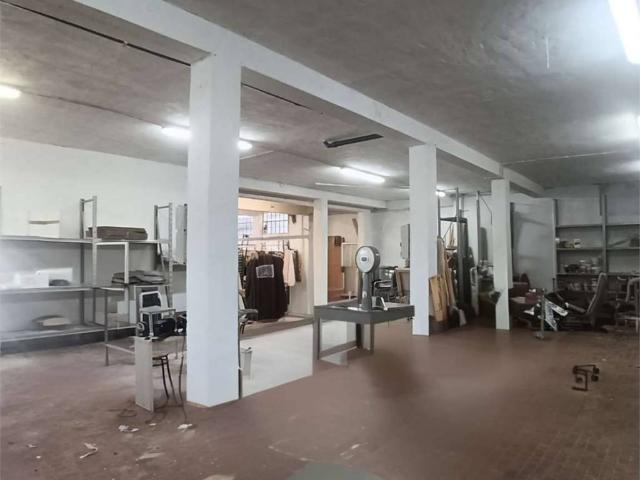 Locale Commerciale in vendita a Portonetti, Luni
