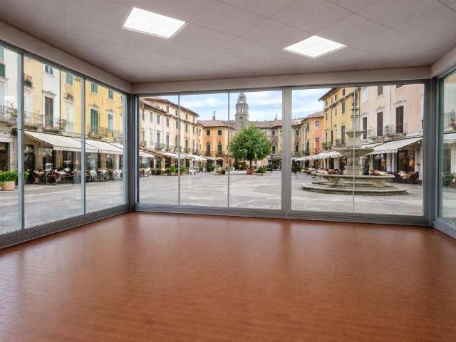 Locale Commerciale in vendita a Caccivio, Lurate Caccivio