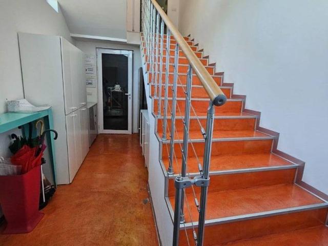 Locale Commerciale in vendita a Lurate Abbate, Lurate Caccivio