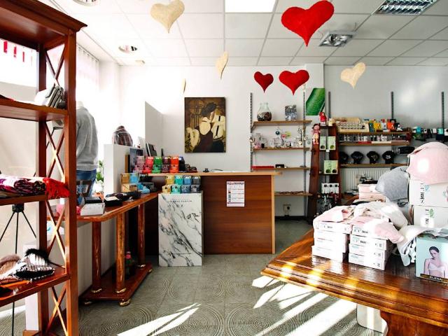 Locale Commerciale in vendita a Lurate Abbate, Lurate Caccivio