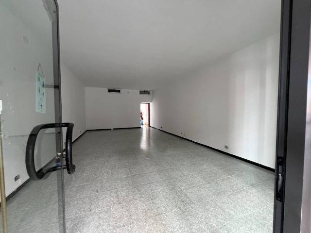 Locale Commerciale in vendita a Bassa Reggiana, Re