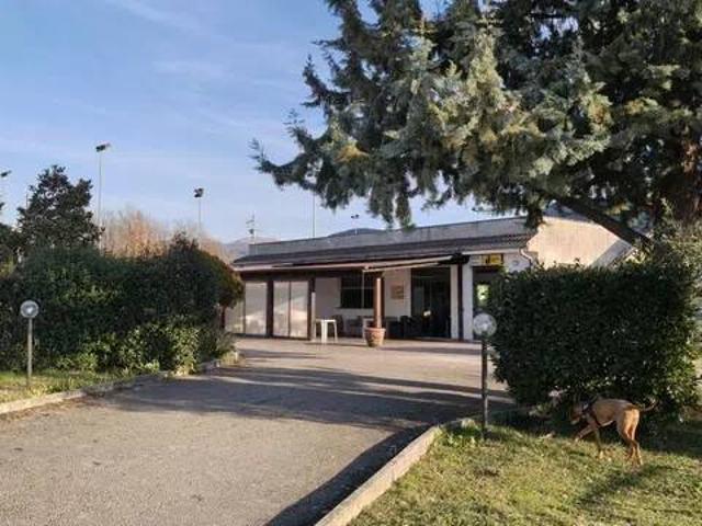 Locale Commerciale in vendita a Macchia D'isernia, Molise