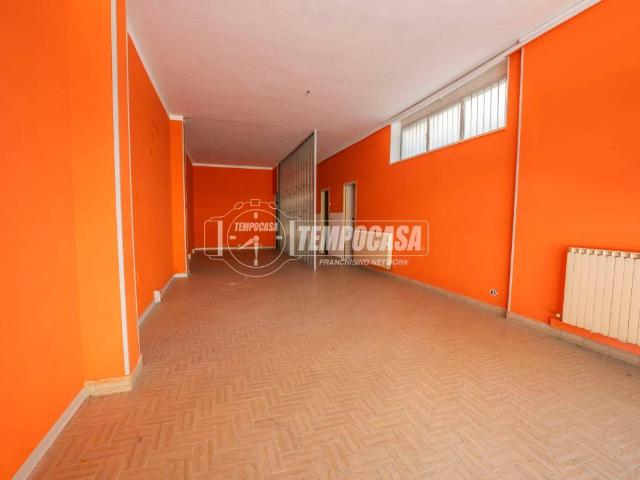 Locale Commerciale in vendita a Santa Croce, Marche