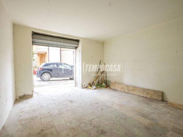 Locale Commerciale in vendita a Santa Croce, Marche