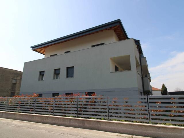 Locale Commerciale in vendita a Macherio, Lombardia