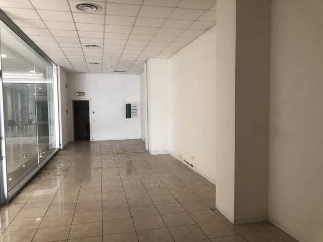 Locale Commerciale in vendita a Unione dei Comuni Bassa Bresciana Occidentale, Maclodio