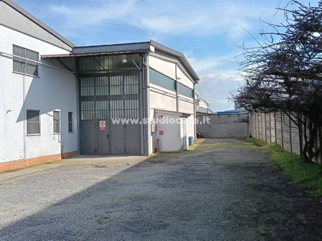 Locale Commerciale in vendita a Madignano, Lombardia