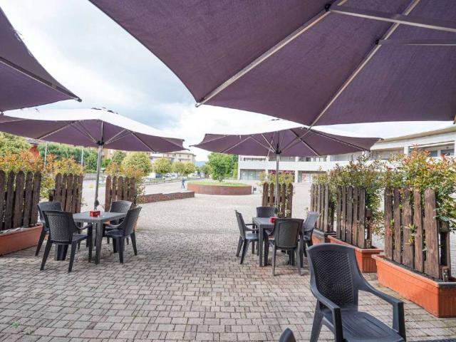 Locale Commerciale in vendita a Madone, Lombardia