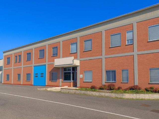 Locale Commerciale in vendita a Madone, Lombardia