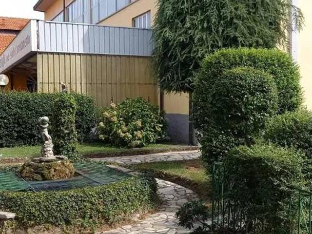 Locale Commerciale in vendita a Magenta, Lombardia