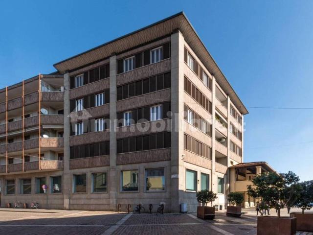 Locale Commerciale in vendita a Magenta, Lombardia