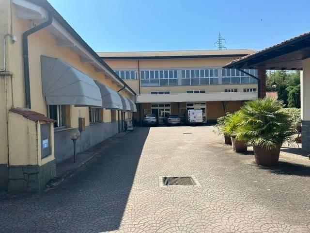 Locale Commerciale in vendita a Magenta, Lombardia