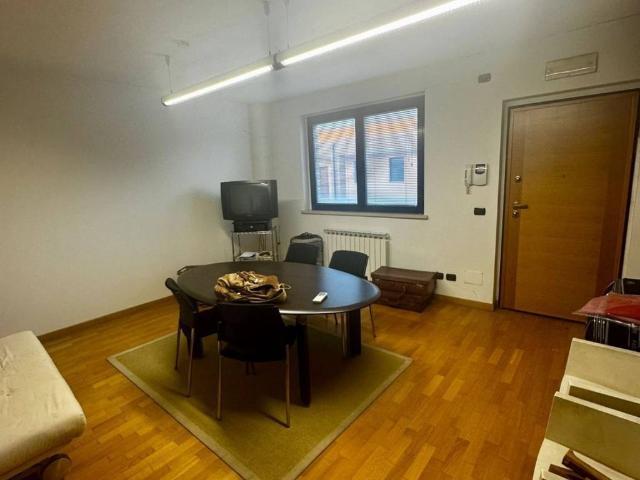 Locale Commerciale in vendita a Magione, Umbria