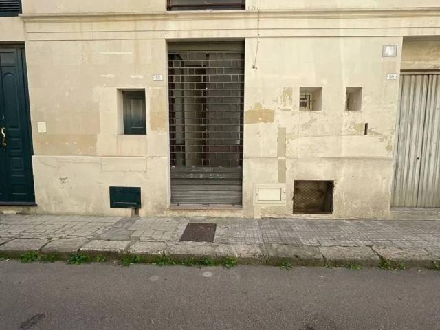 Locale Commerciale in vendita a Puglia, Lecce