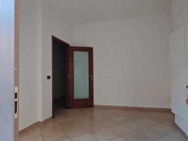 Locale Commerciale in vendita a Puglia, Lecce