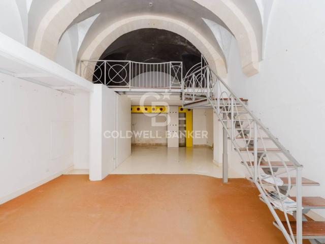 Locale Commerciale in vendita a Puglia, Lecce