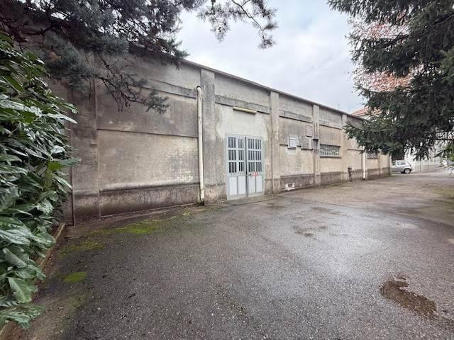Locale Commerciale in vendita a Magnago, Lombardia