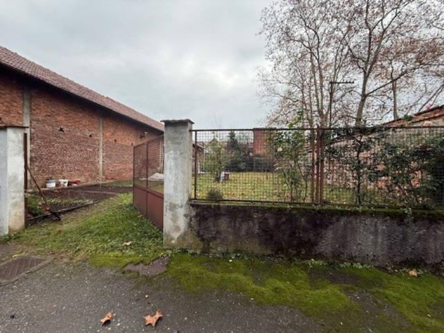 Locale Commerciale in vendita a Magnago, Lombardia