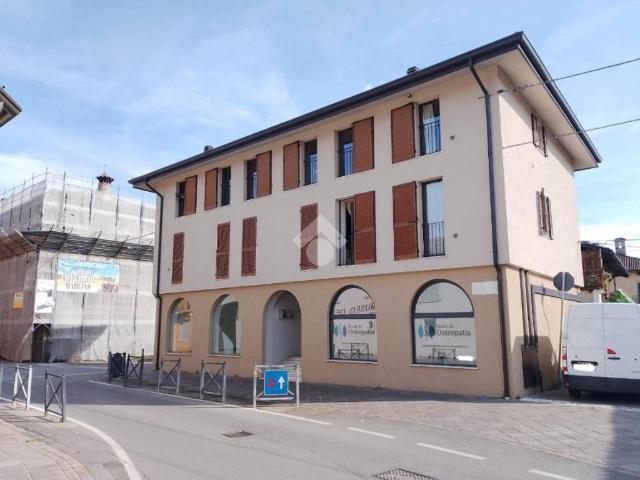 Locale Commerciale in vendita a Mairano, Lombardia