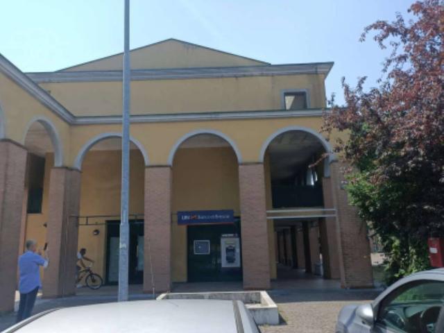 Locale Commerciale in vendita a Mairano, Lombardia