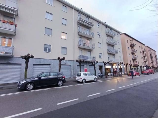 Locale Commerciale in vendita a Malgrate, Lombardia