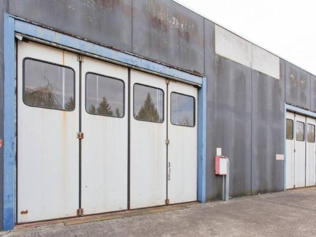 Locale Commerciale in vendita a Gurone, Malnate