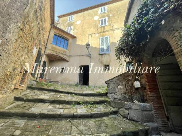 Locale Commerciale in vendita a Unione di Comuni Montani Colline del Fiora, Manciano