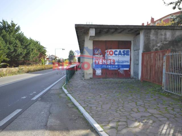 Locale Commerciale in vendita a Calabria, Cosenza